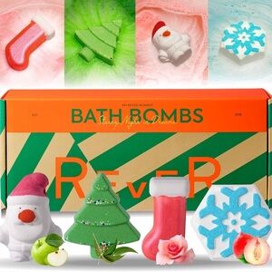 ✨BNWT - Rēver Spa Christmas Bath Bombs - 4 piece set✨